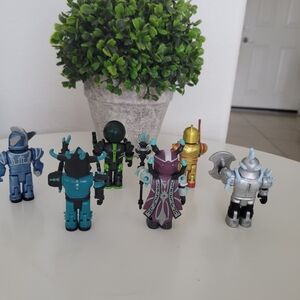 Robot Action Figures Set - Multicolor